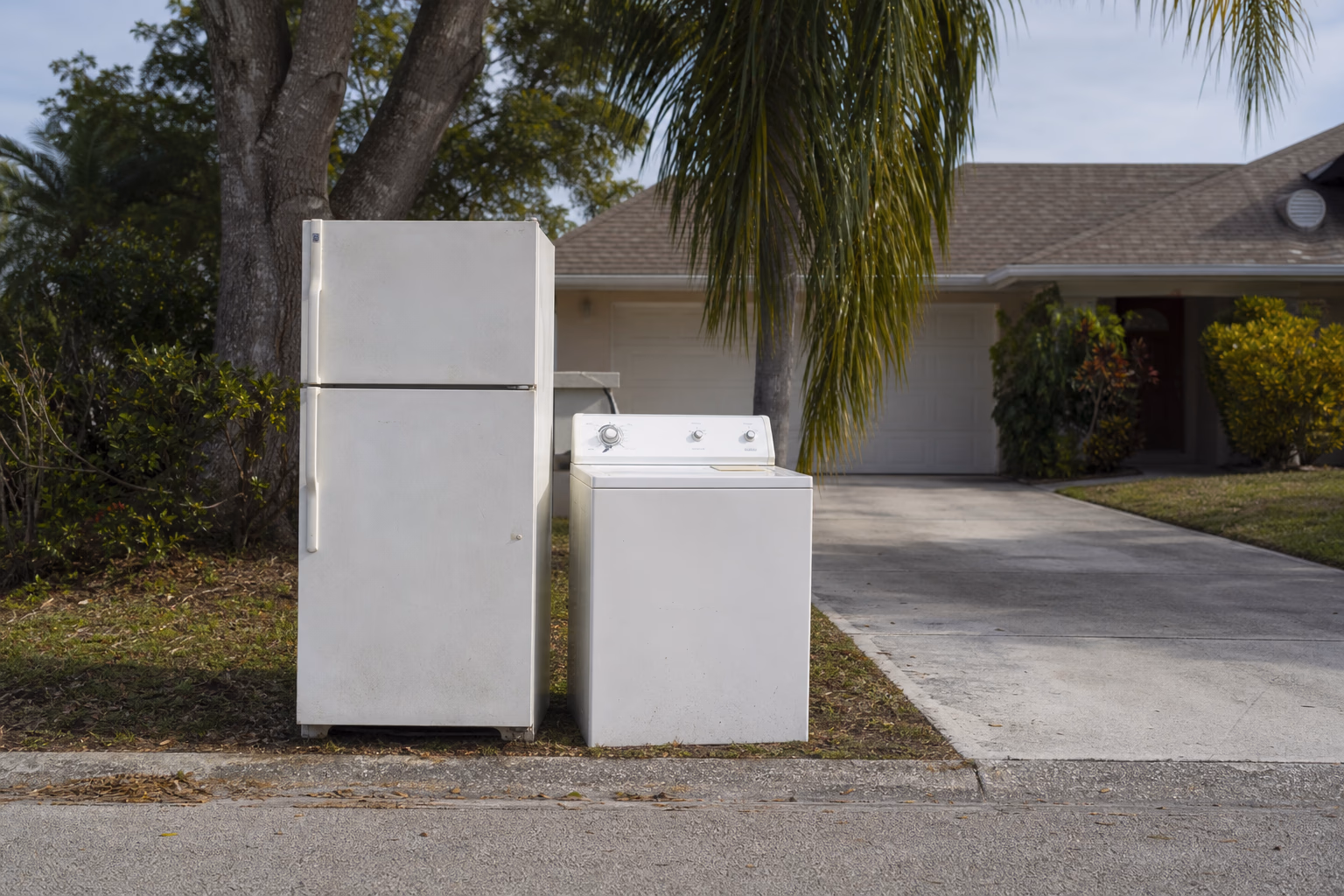 Appliance pickup at curb